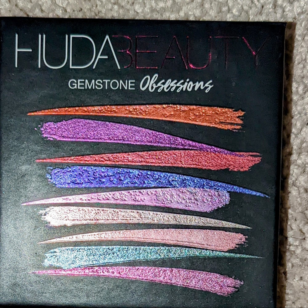 New Huda Beauty pallet